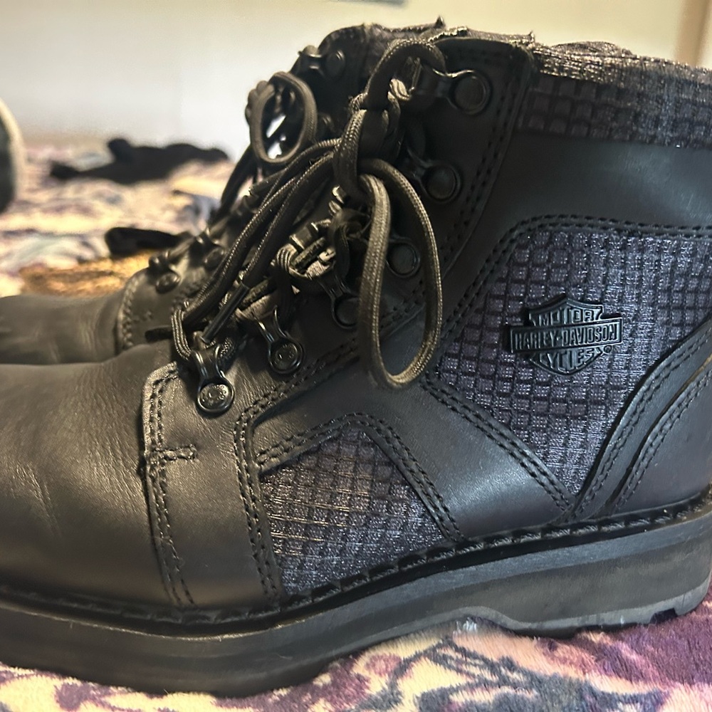 Harley-Davidson Women's Black and Gray Boots